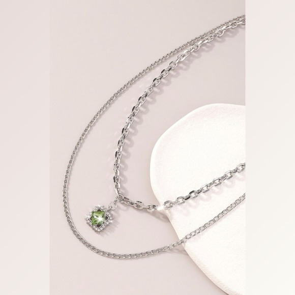 Silver square green pendant necklace - Picture 2 of 5